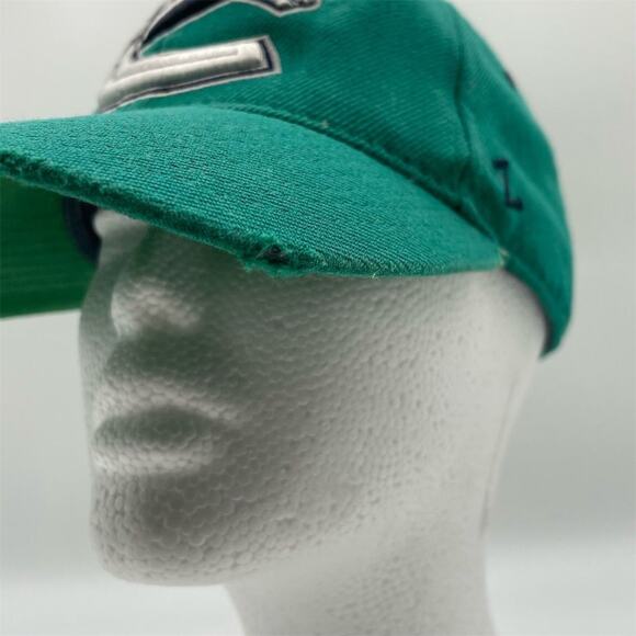 Vancouver Canucks Fitted Hat Green Size 7 1/4 Men's Hockey Cap - Picture 6 of 9